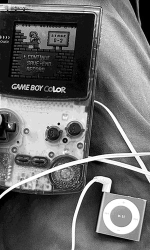 Gameboy + Ipod Shuffle